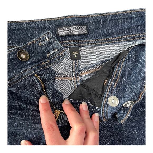 Nine West raw hem cutoff blue denim jean shorts stretch button pockets size 4 - Picture 3 of 4